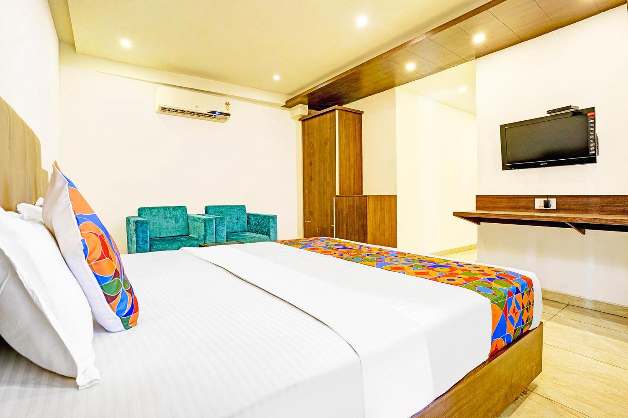 Fabhotel Prime Sky Light Βαντοντάρα Εξωτερικό φωτογραφία