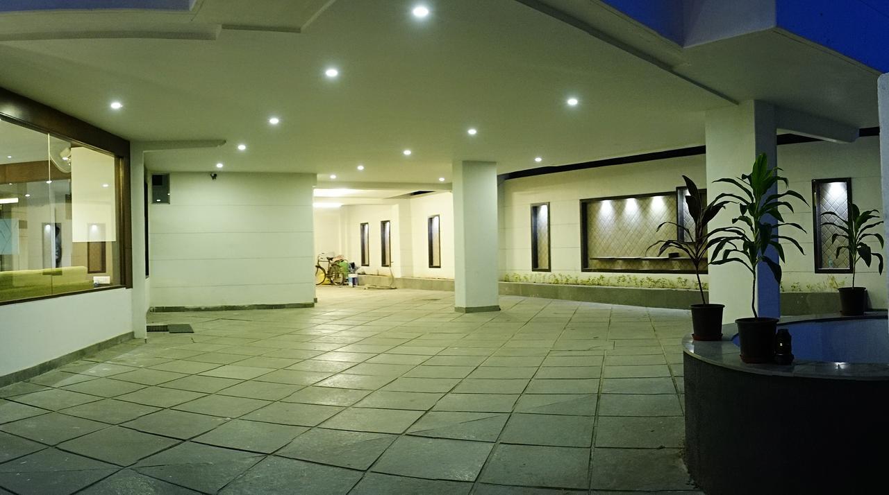 Fabhotel Prime Sky Light Βαντοντάρα Εξωτερικό φωτογραφία